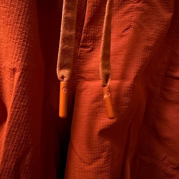 Lululemon Bowline 5” short - Brick color - Sz. Medium - Picture 6 of 6